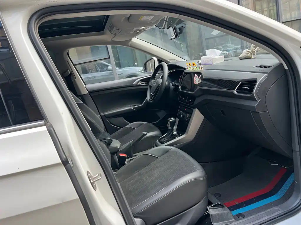 Volkswagen T-Cross — миниатюра 11