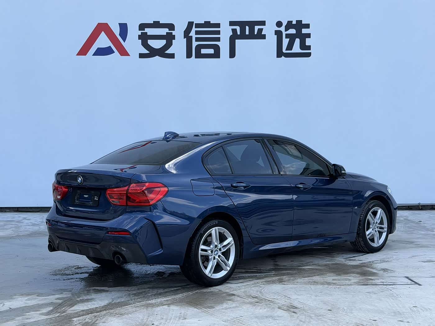 BMW 1 Series 1.5 л 2022 г. Голубой, пробег 37000 км