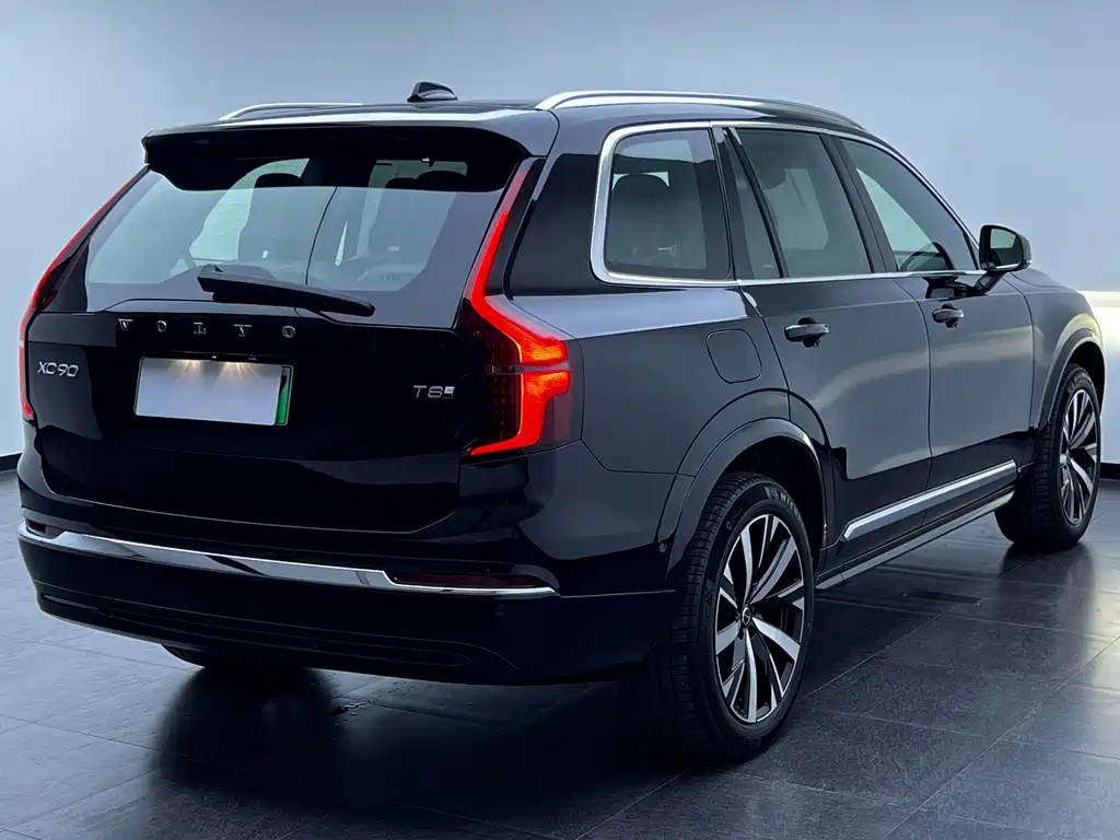 Volvo XC90 PHEV — миниатюра 12