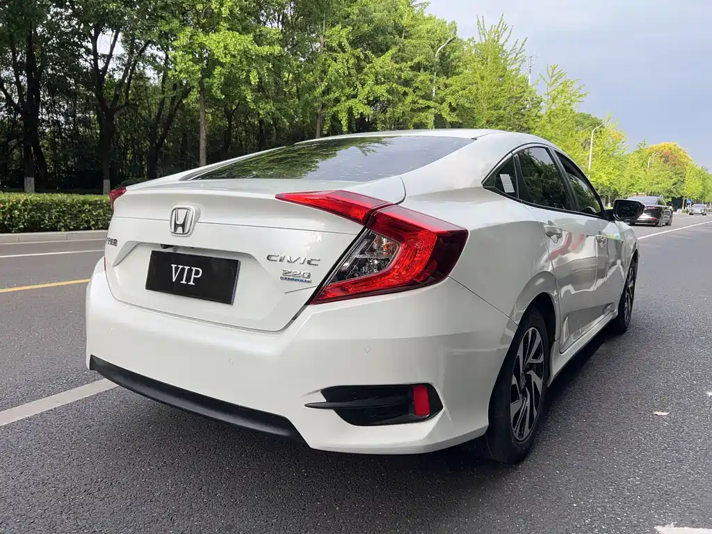Honda Civic — миниатюра 14