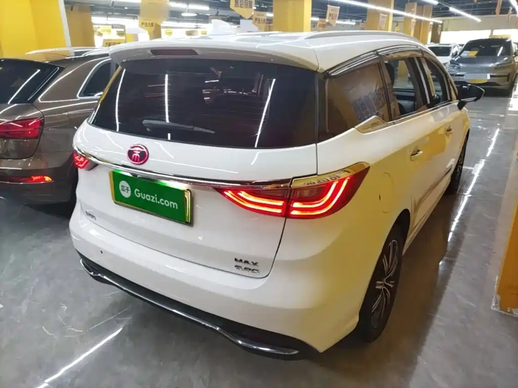 BYD MAX New Energy — миниатюра 7