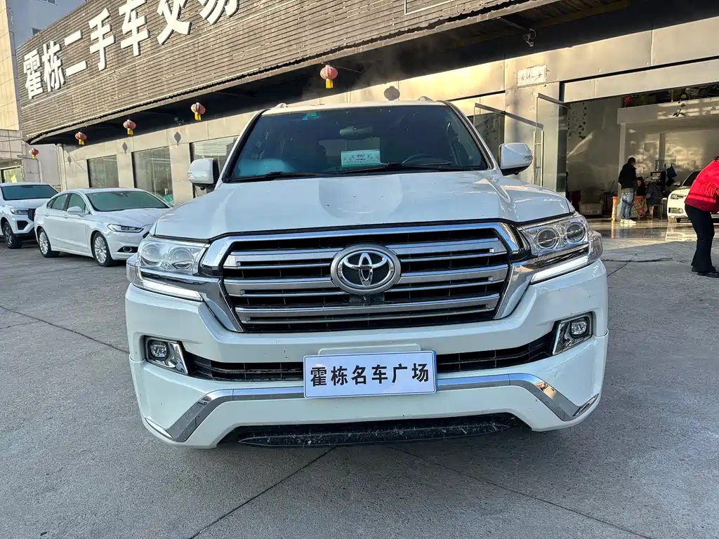 Toyota Land Cruiser 2011 5.7L AT