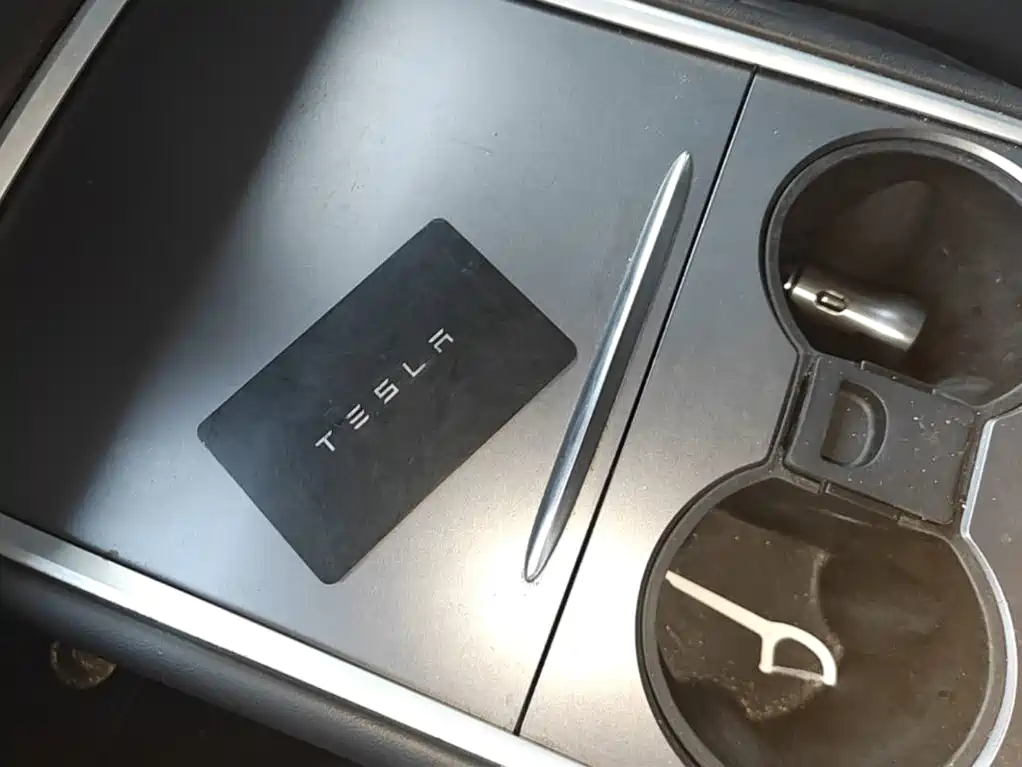 Tesla Model 3 — миниатюра 9