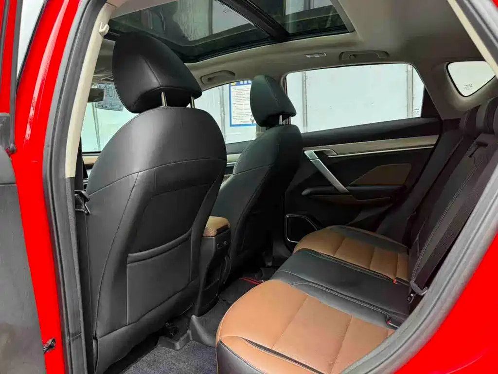 Geely Binyue — миниатюра 6
