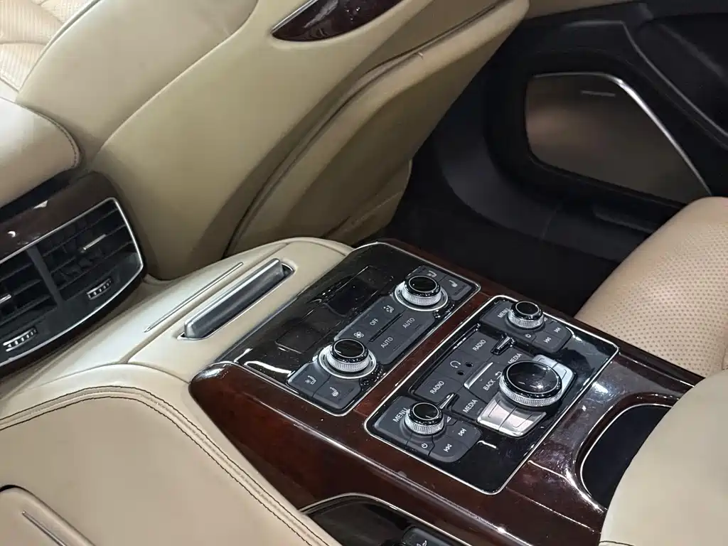 Audi A8 — миниатюра 14