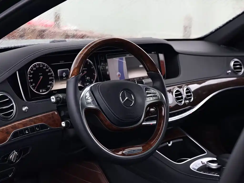 Mercedes-Benz S-Class — миниатюра 7