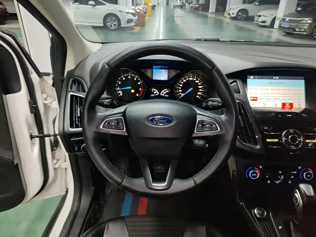 Ford Focus — миниатюра 11