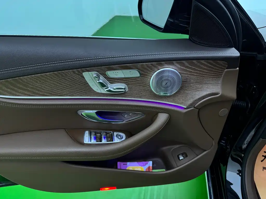 Mercedes-Benz E-Class — миниатюра 15