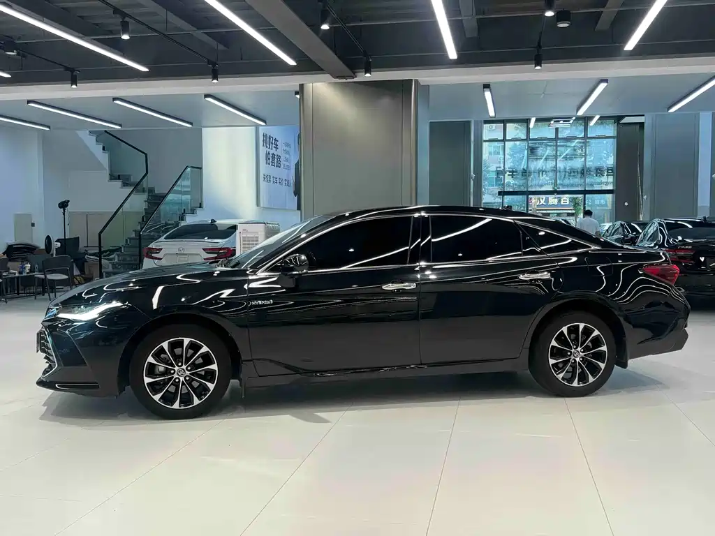 Toyota Avalon — миниатюра 2