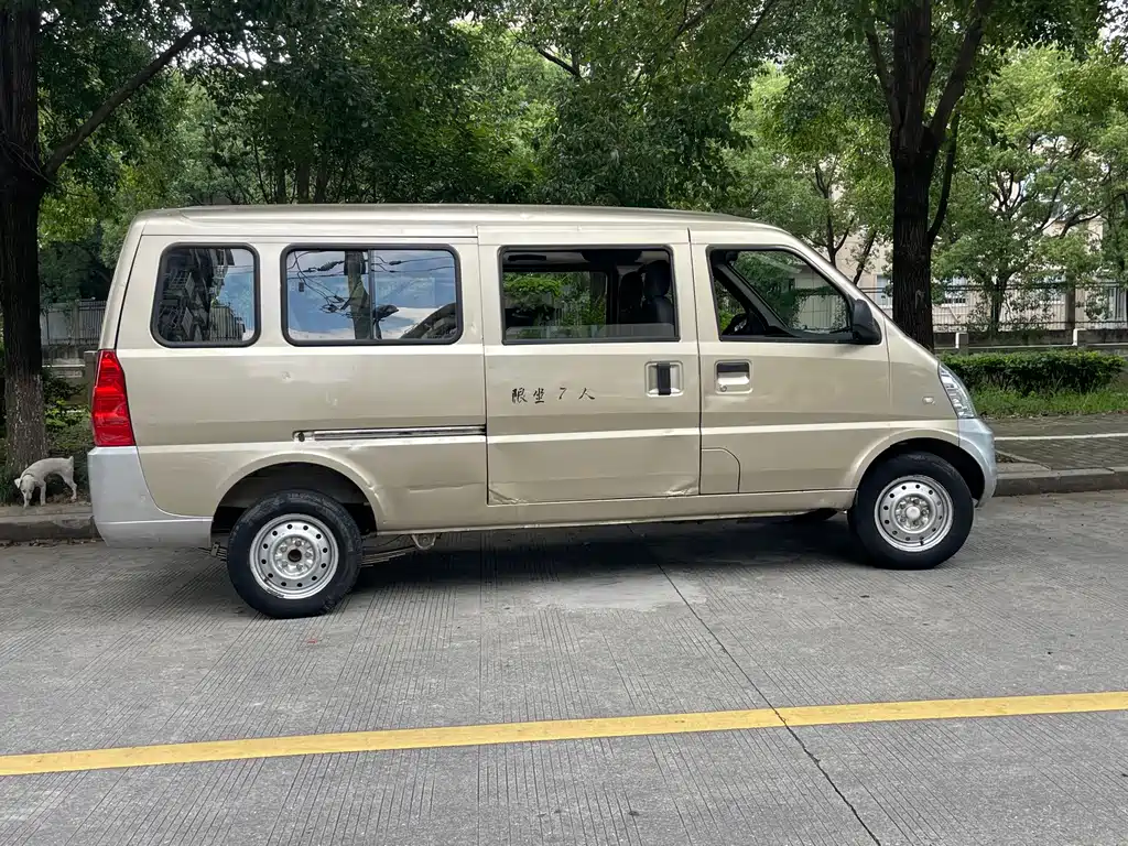 Wuling Rongguang — миниатюра 7