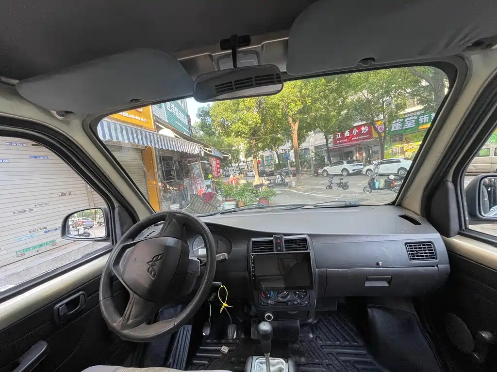 Wuling Rongguang — миниатюра 11