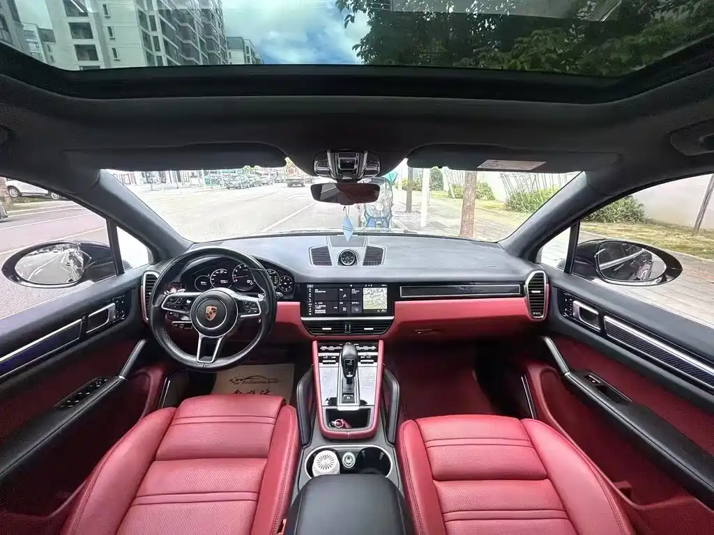 Porsche Cayenne — миниатюра 8