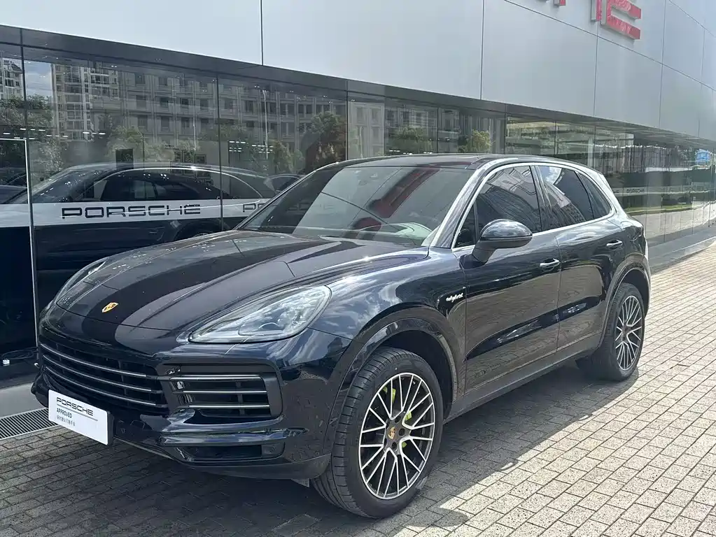 Porsche Cayenne Hybrid 2022