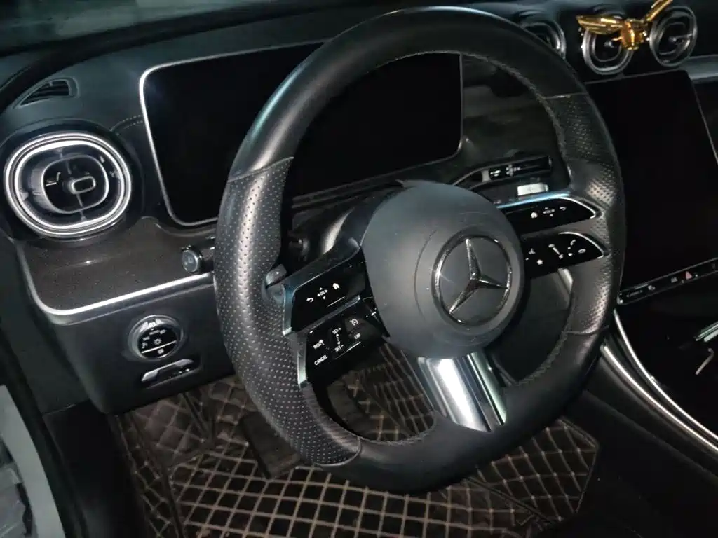 Mercedes-Benz C-Class — миниатюра 11