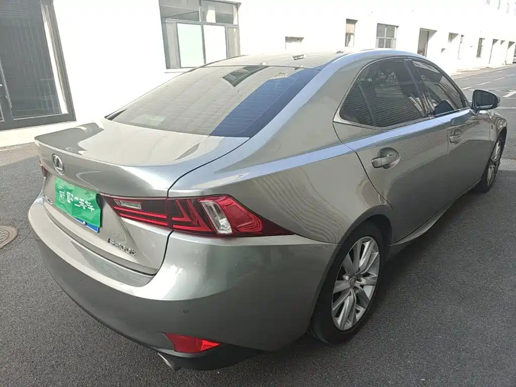 Lexus IS — миниатюра 7