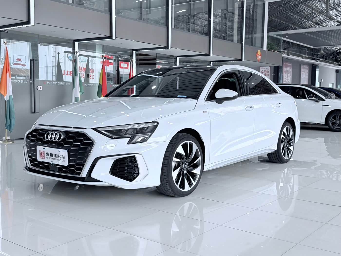 Audi A3 1.4 л 2022 г. Белый, пробег 36000 км