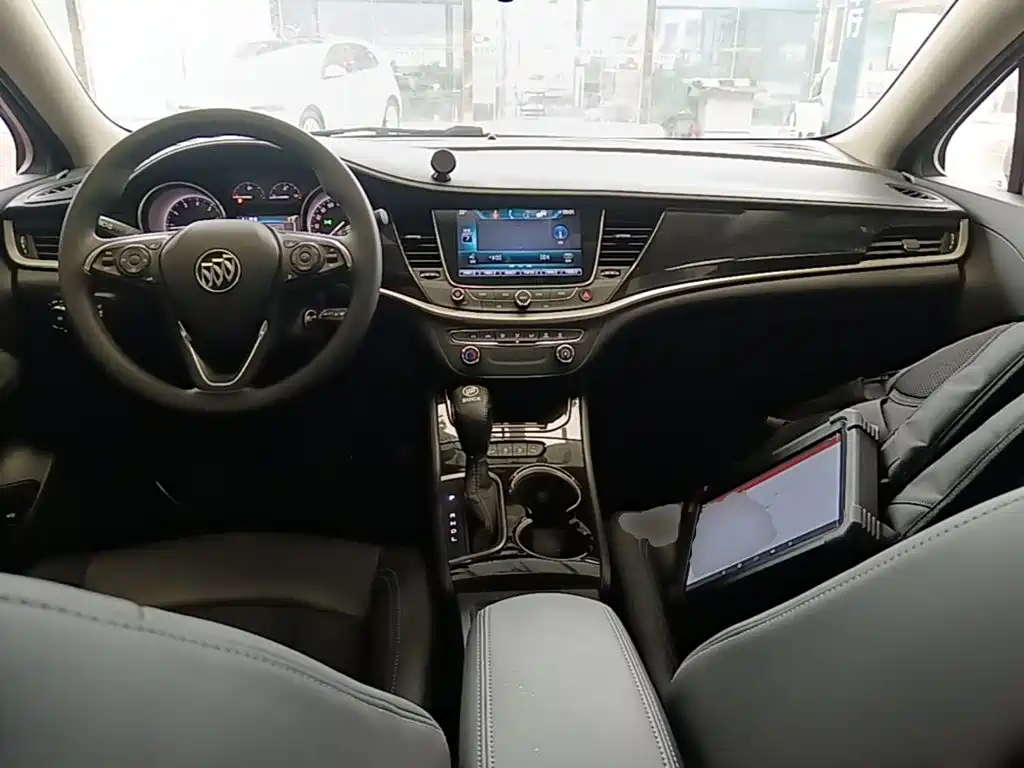 Buick Verano — миниатюра 10