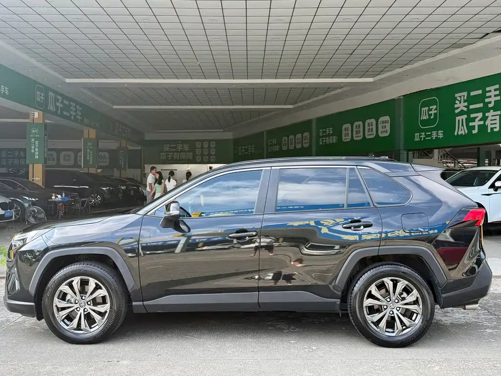 Toyota RAV4 — миниатюра 14