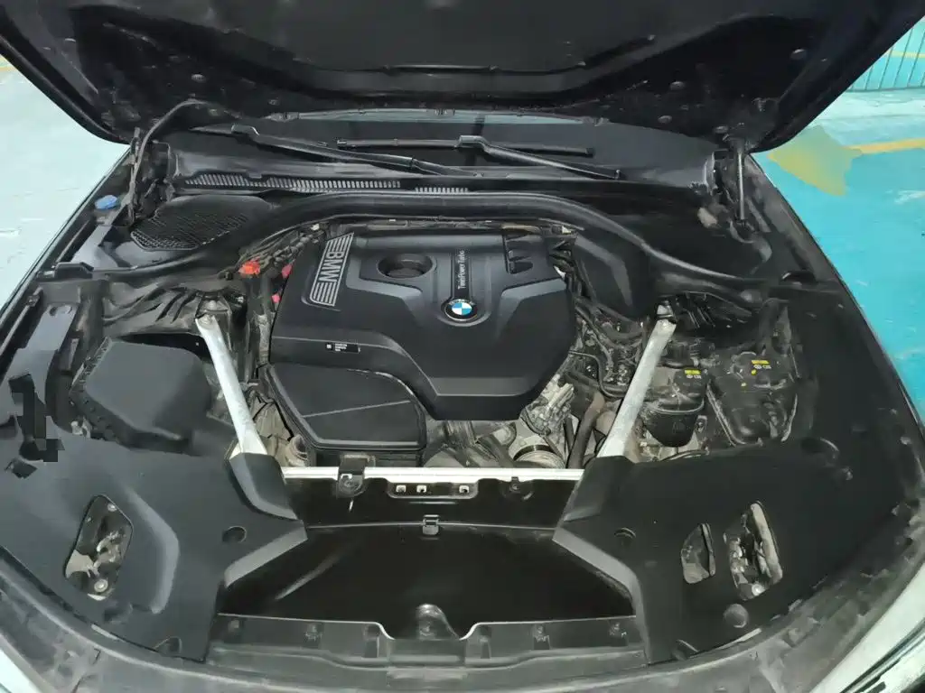 BMW 5 Series — миниатюра 11