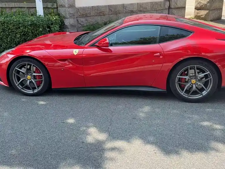 Ferrari F12berlinetta — миниатюра 5