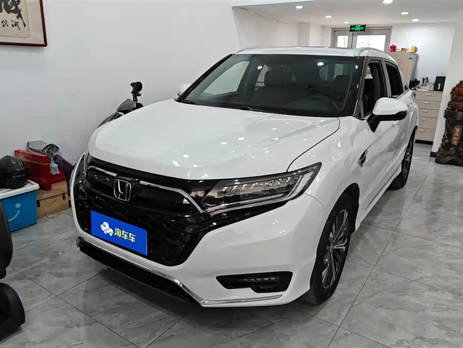 HONDA UR V