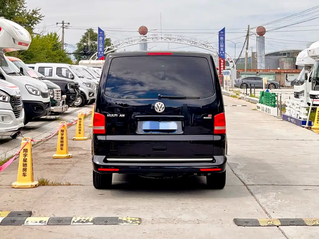 Volkswagen Multivan — миниатюра 4