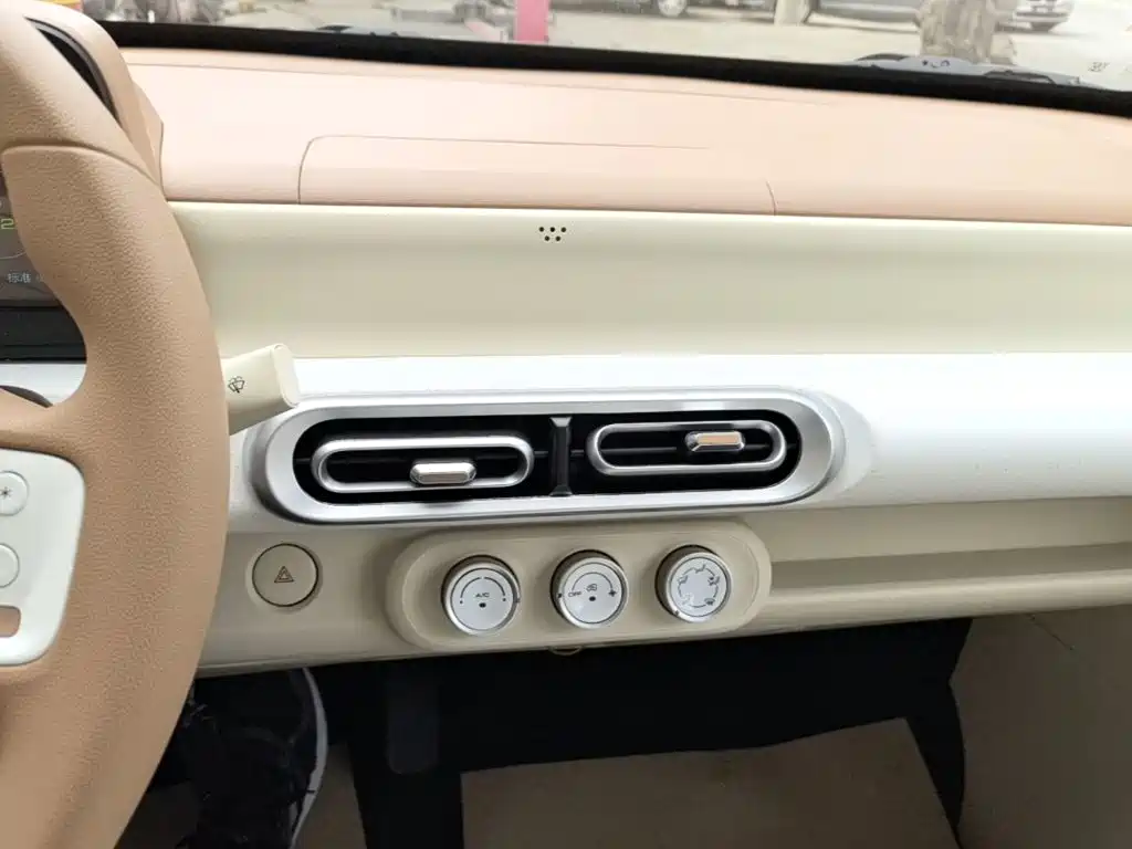 Wuling MINIEV — миниатюра 13