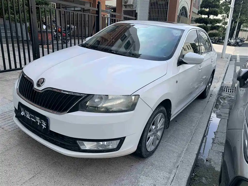 Skoda Rapid 2015