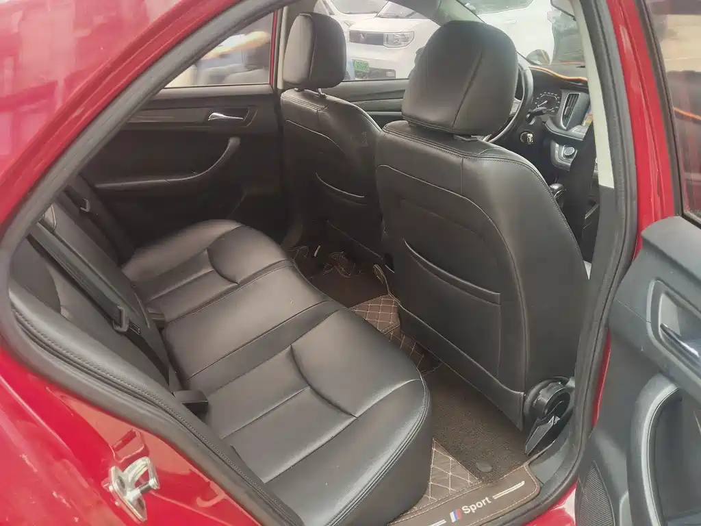 Roewe 360 1.5L Auto Luxury Edition, фото 5