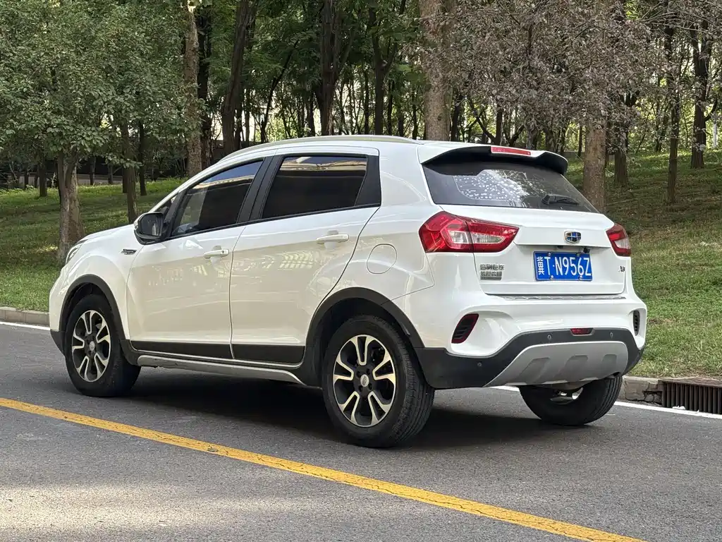 Geely Vision X3 — миниатюра 4