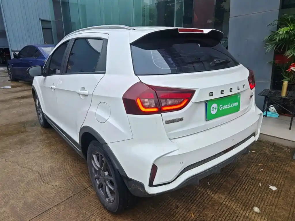 Geely Vision X3 — миниатюра 5