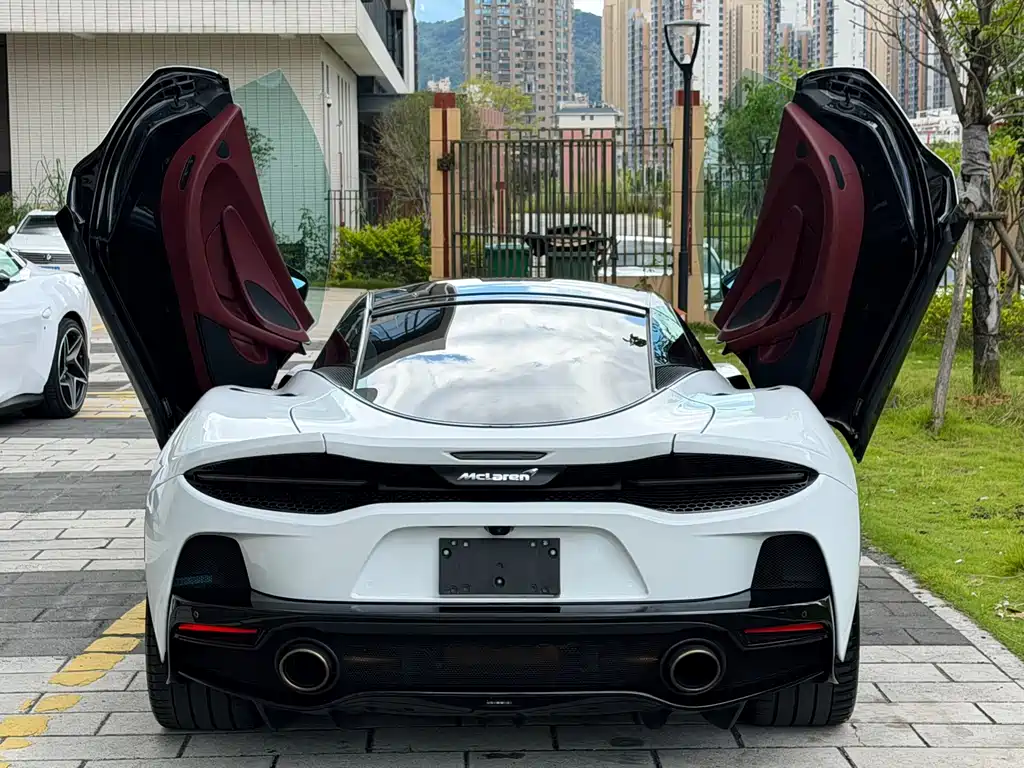 McLaren GT — миниатюра 7