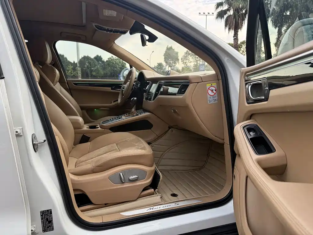 Porsche Macan — миниатюра 7