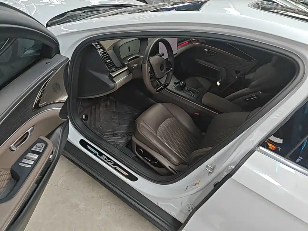 BYD Han — миниатюра 16