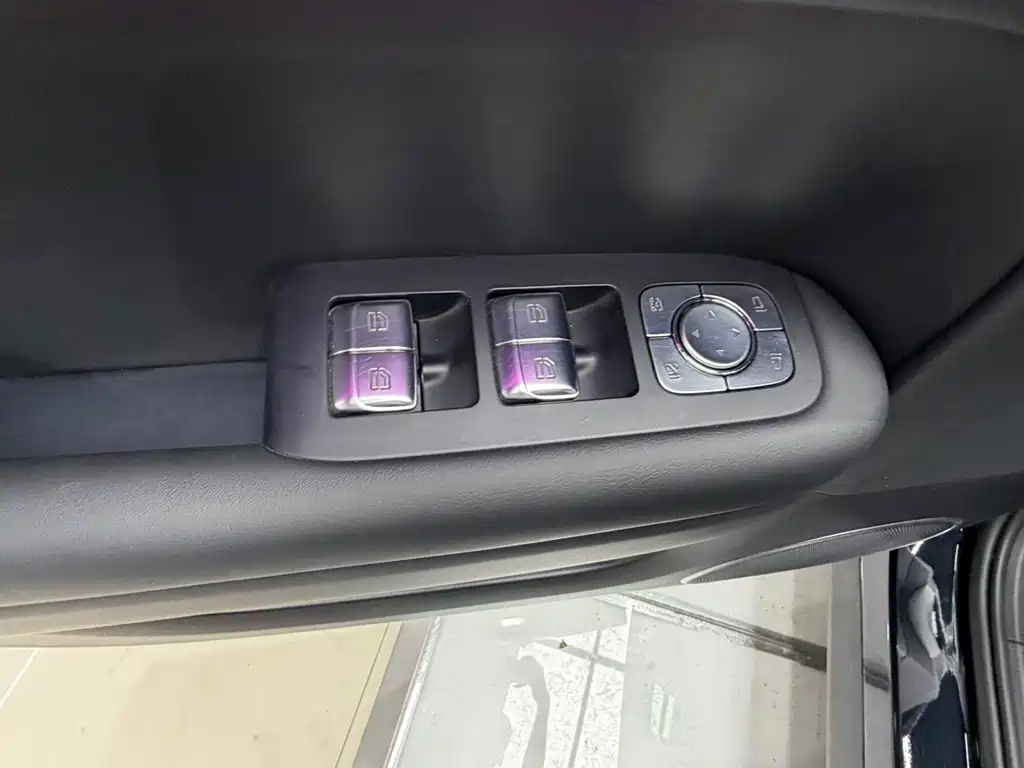 Li Auto Li L6 — миниатюра 19