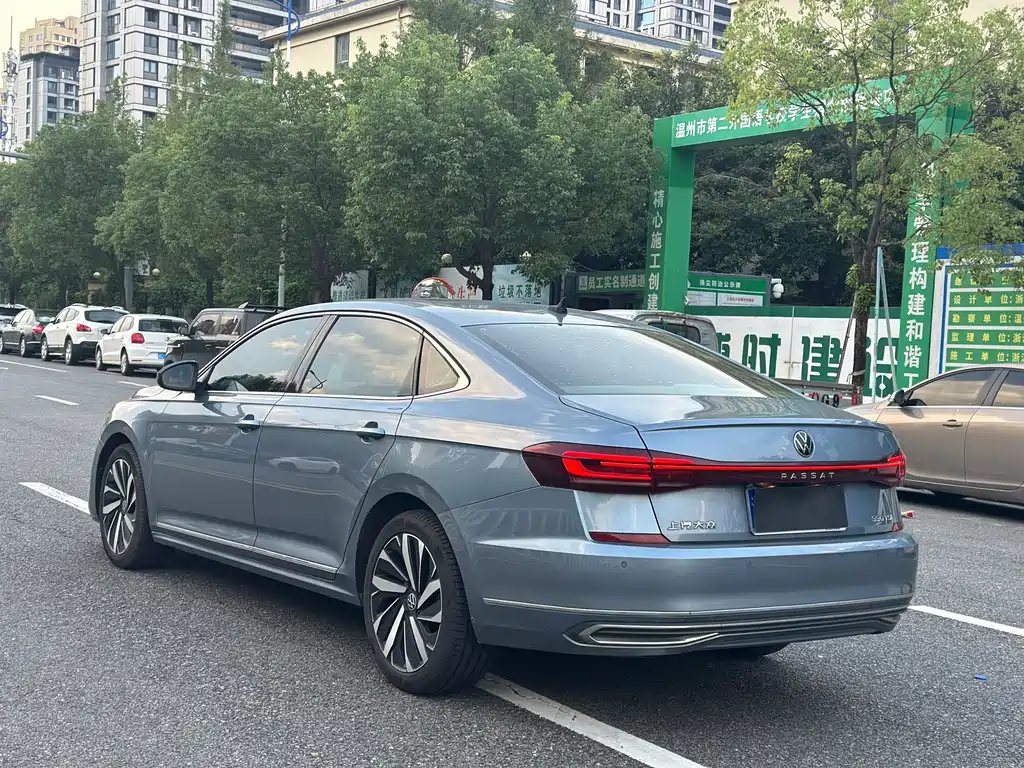 Volkswagen Passat — миниатюра 7