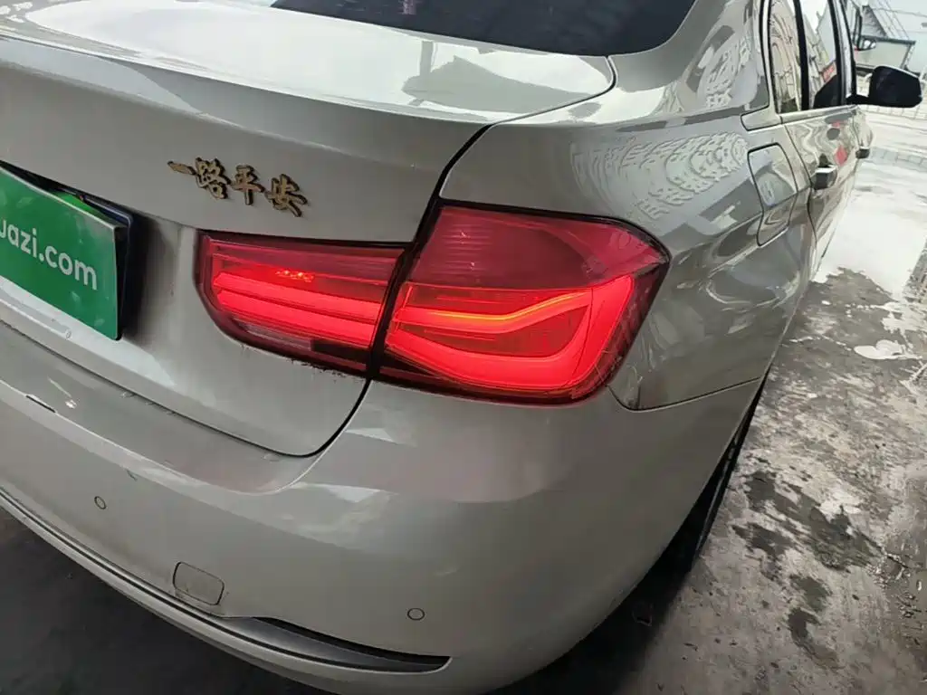 BMW 3 Series — миниатюра 8