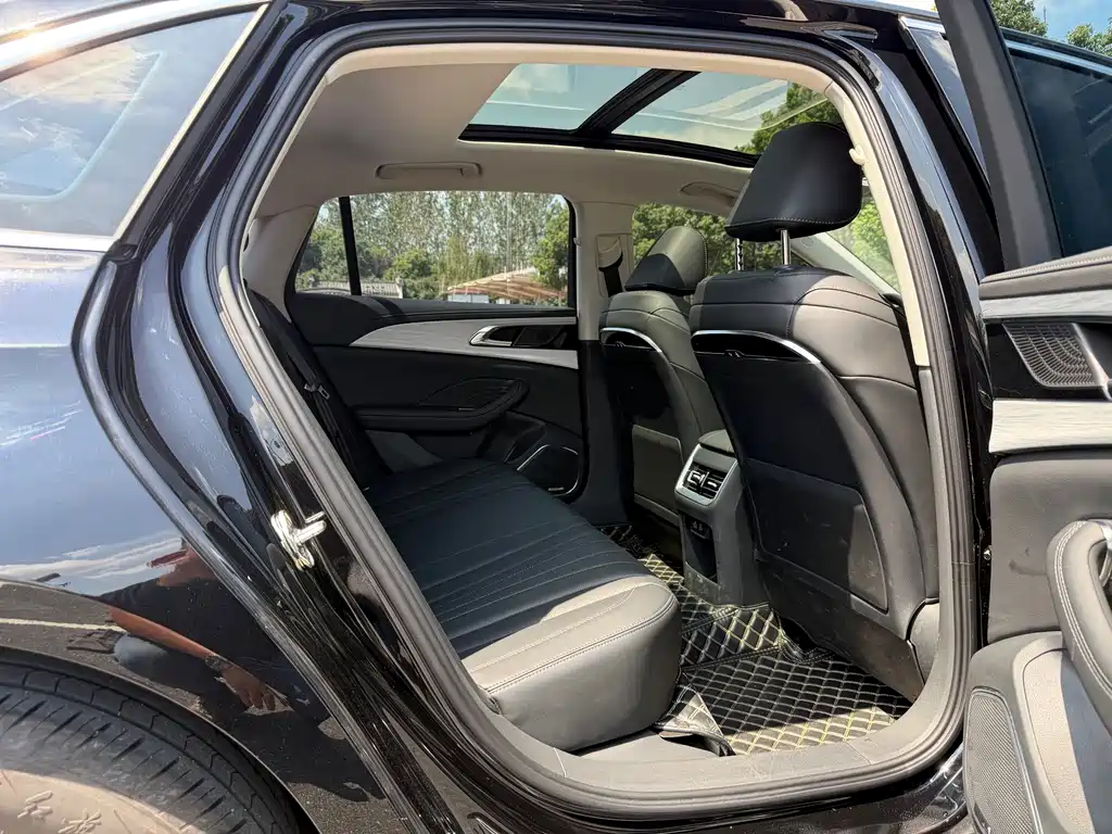 Hongqi Hongqi H5 — миниатюра 11