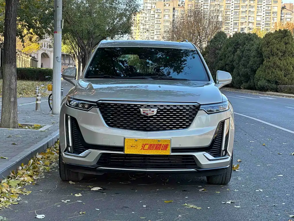 CADILLAC XT6