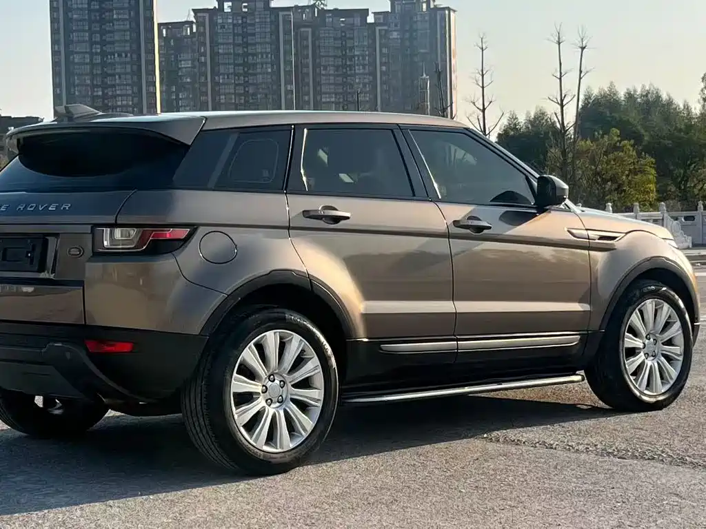 Land Rover Evoque 240PS SE Smart Shine Edition, фото 5