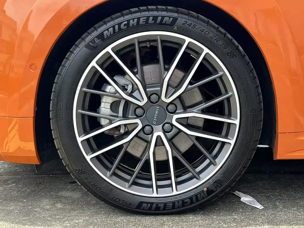 Lynk & Co 02 Hatchback 2021 2.0TD Halo