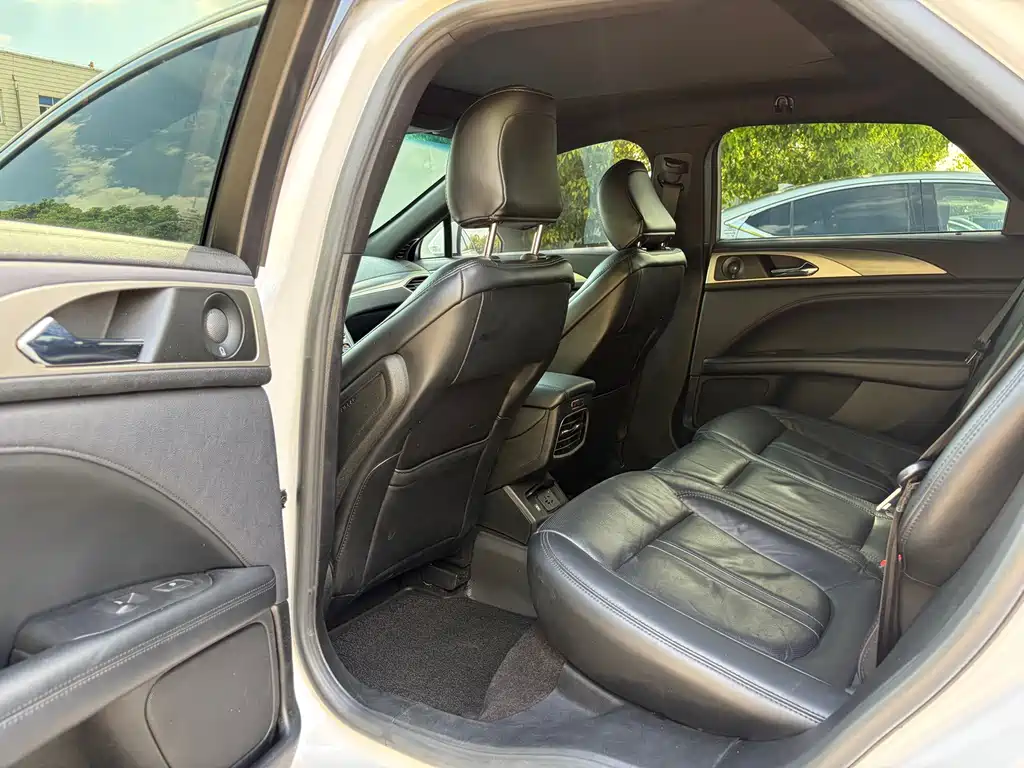 Lincoln MKZ — миниатюра 14