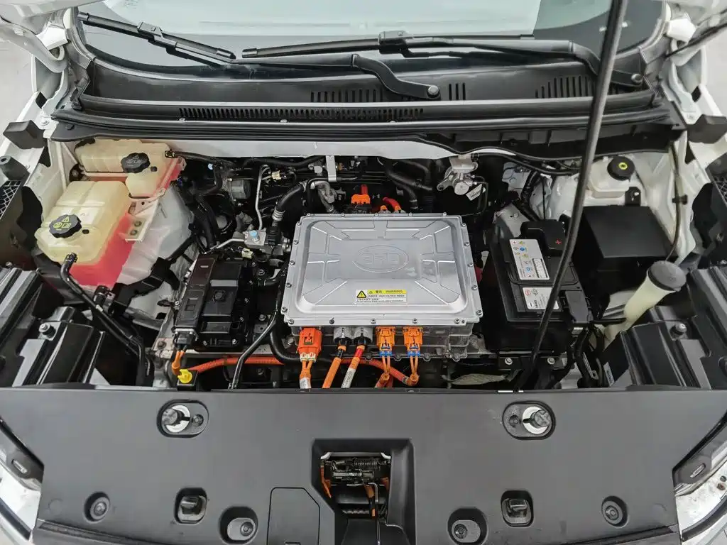 BYD Yuan EV — миниатюра 6