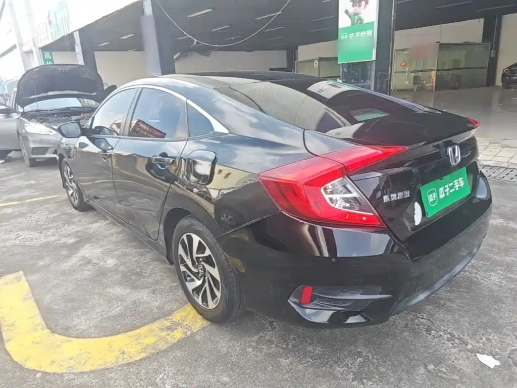 Honda Civic — миниатюра 5