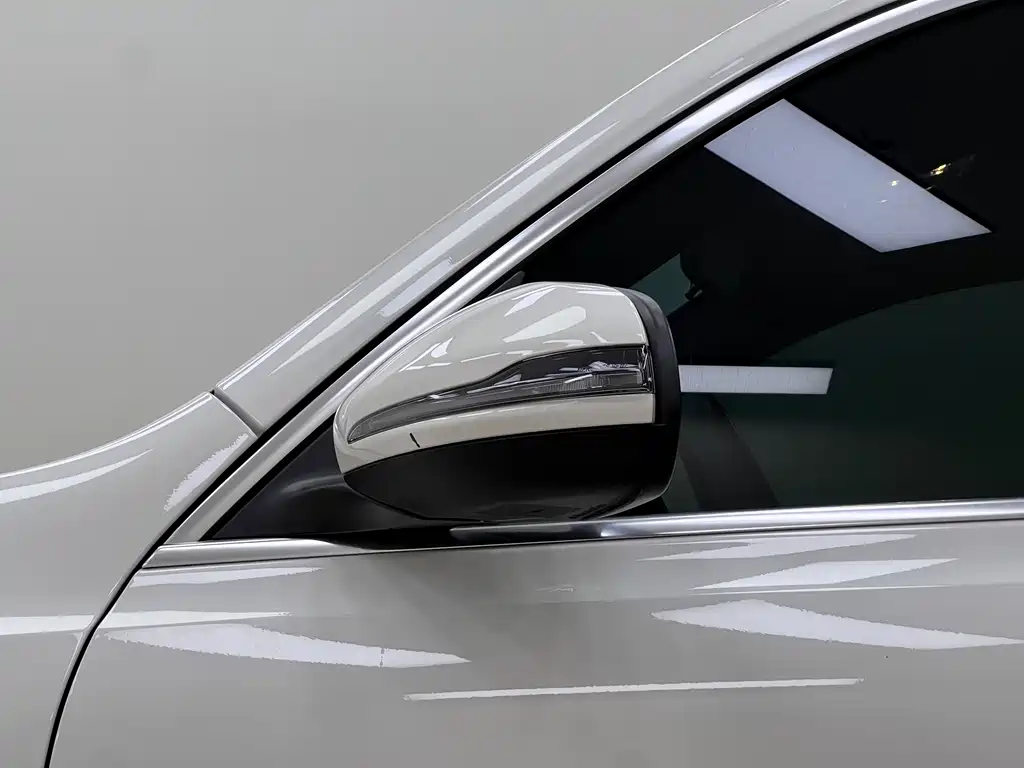 Mercedes-Benz EQB — миниатюра 11