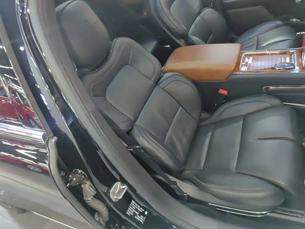 Lincoln Continental — миниатюра 25