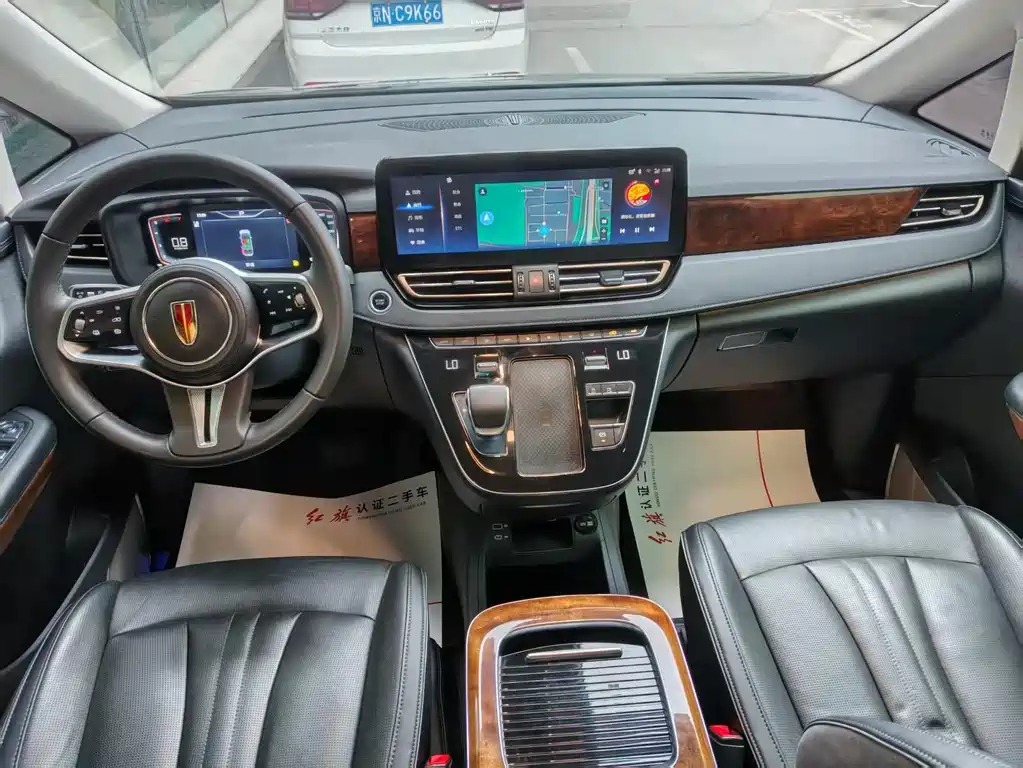 Hongqi HQ9 2023 2.0T