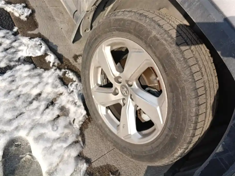 TOYOTA RAV4 RONGFANG