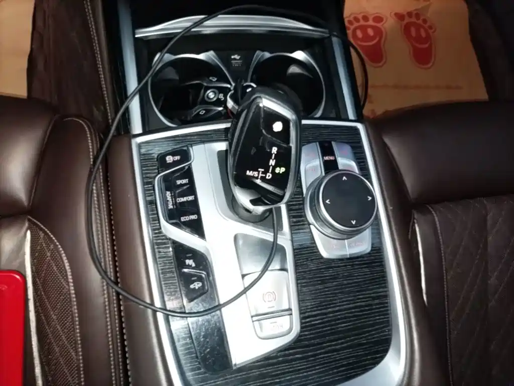 BMW 7 Series — миниатюра 14