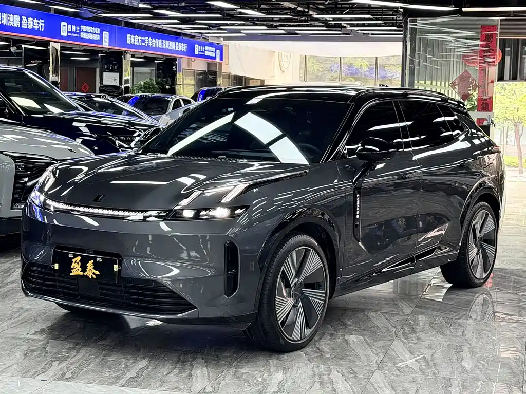 Lynk & Co 08 EM-P